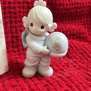 Precious Moments “The Club That’s Out Of This World” Collectible Figurine